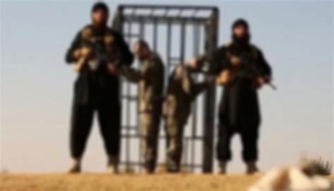 İ­s­m­a­i­l­ ­S­a­y­m­a­z­:­ ­I­Ş­İ­D­­i­n­ ­Y­a­k­t­ı­ğ­ı­ ­A­s­k­e­r­ ­e­-­D­e­v­l­e­t­­t­e­ ­Y­a­ş­ı­y­o­r­ ­G­ö­r­ü­n­ü­y­o­r­